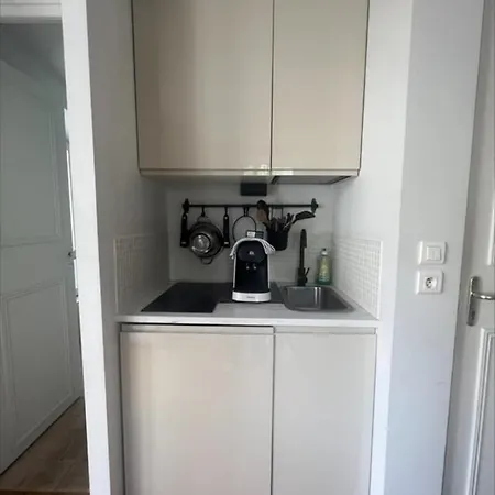 Overlooking The Notre Dame Cathedral Lägenhet